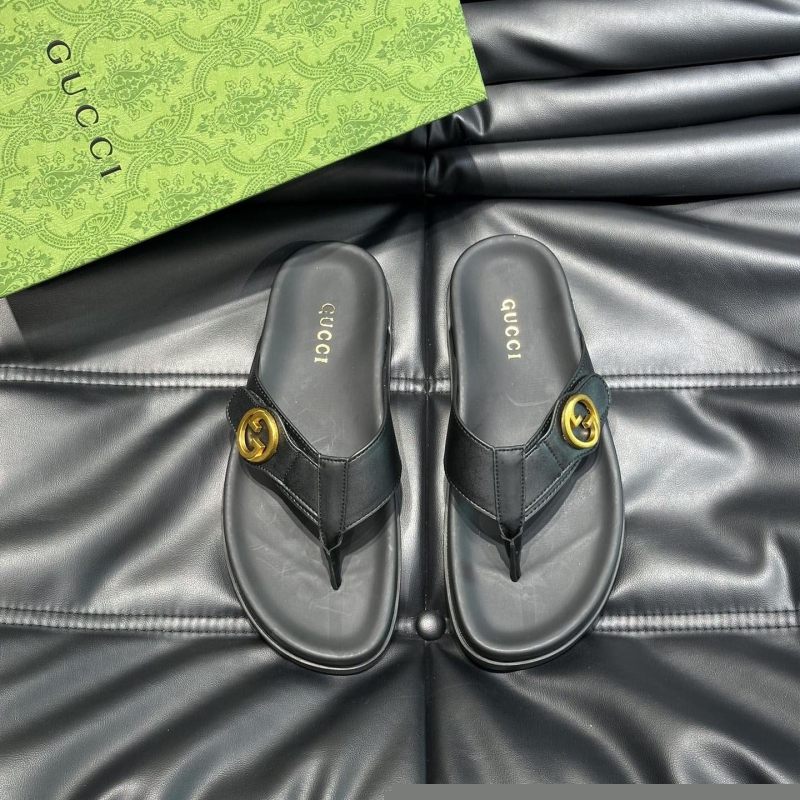G*u*i slippers